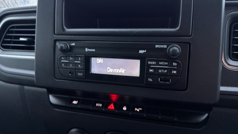 Renault Master Lwb Diesel Fwd LM35dCi 135 Business+ Medium Roof Van